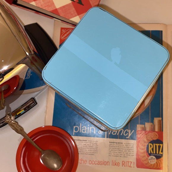 RARE Vintage Collectible 1969 NABISCO Premium Saltine Crackers Storage Tin - Picture 10 of 12